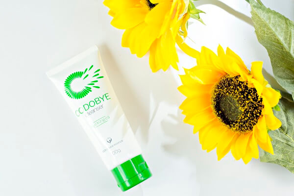 Sữa rửa mặt thiên nhiên Codobye Cleanser giảm nhờn hiệu quả