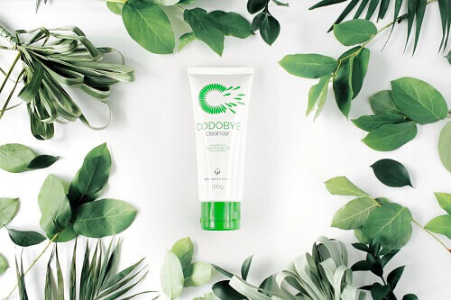 Sữa rửa mặt trị mụn thiên nhiên Codobye Cleanser