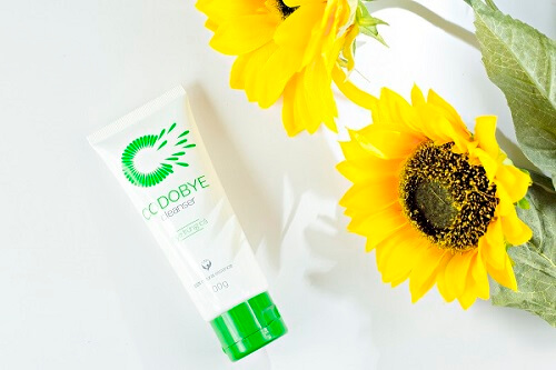 Vệ sinh da mỗi ngày với sữa rửa mặt Codobye Cleanser